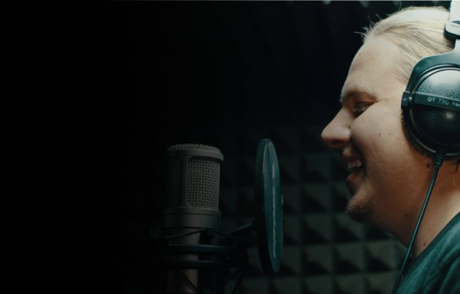 Студийная запись песни Corona Records